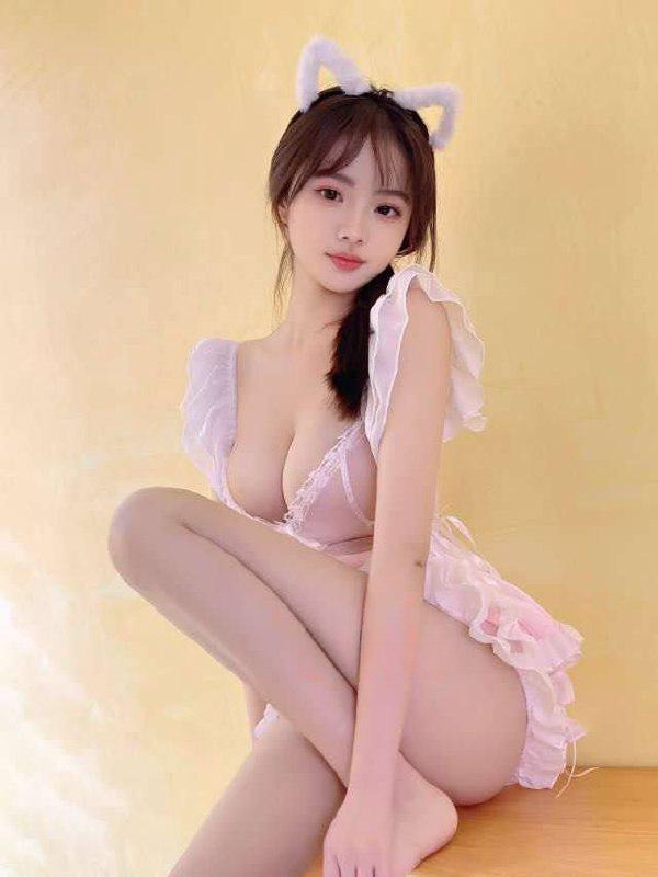 骚美人露露