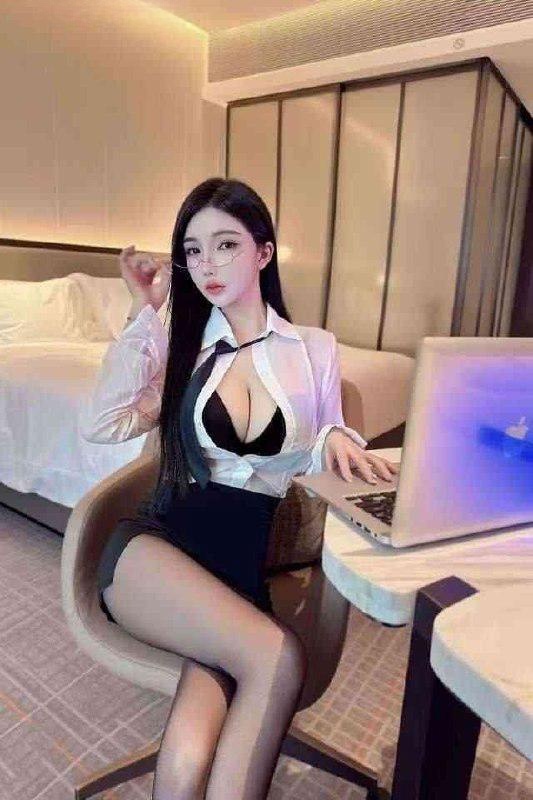 熟女小蛮腰蜜桃臀