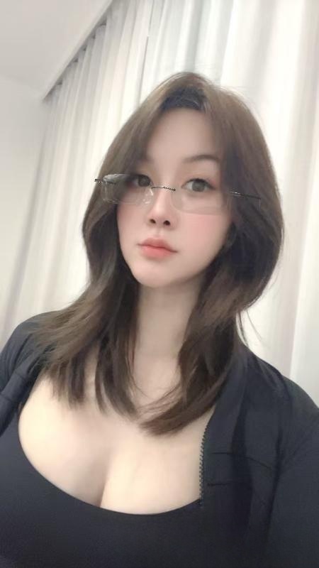 长腿大胸芊芊