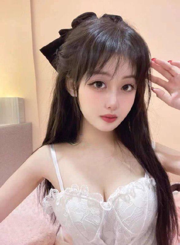 勾魂儿大眼萌妹