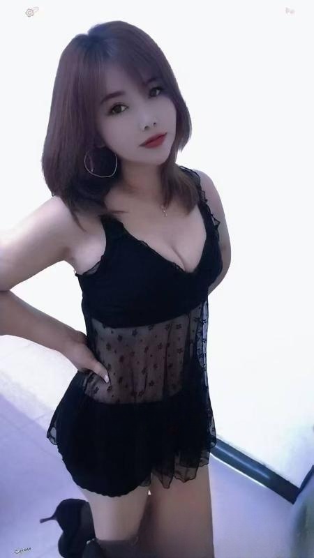 新建丰满性感少妇